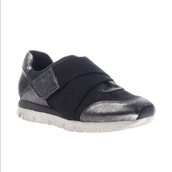 OTBT Shoes - Otbt New Wave Sneakers Black Silver Size 9